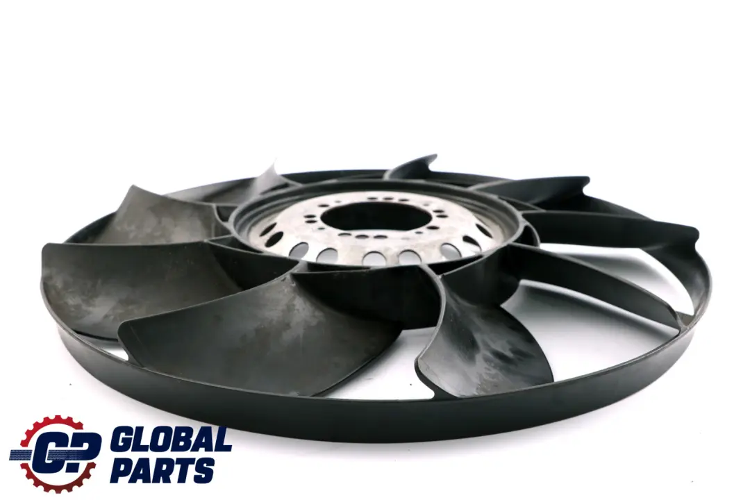 Wiatrak wentylator do BMW E53 X5 E65 E66 E67 o numerze 7504732 BMW E53 X5 E65 E66 E67 Wiatrak wentylator - SKU 7504732 - Numer Części 7504732