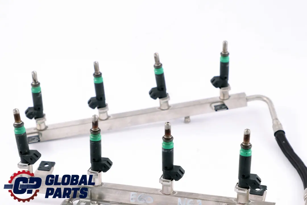 N62 Fuel Injection Rail to BMW 5 7 X5 E60 E61 E65 E66 E53 with Part number 7506923 BMW 5 7 X5 E60 E61 E65 E66 E53 N62 Fuel Injection Rail - SKU 7506923 - Part number 7506923