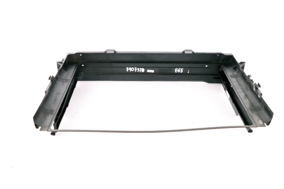 Refroidissement Moteur K?hlermodul Tragergehause pour BMW 7 E65 E66 à propos du numéro de pièce 7507970 BMW 7 E65 E66 Refroidissement Moteur K?hlermodul Tragergehause - SKU 7507970 - Numéro de pièce 7507970