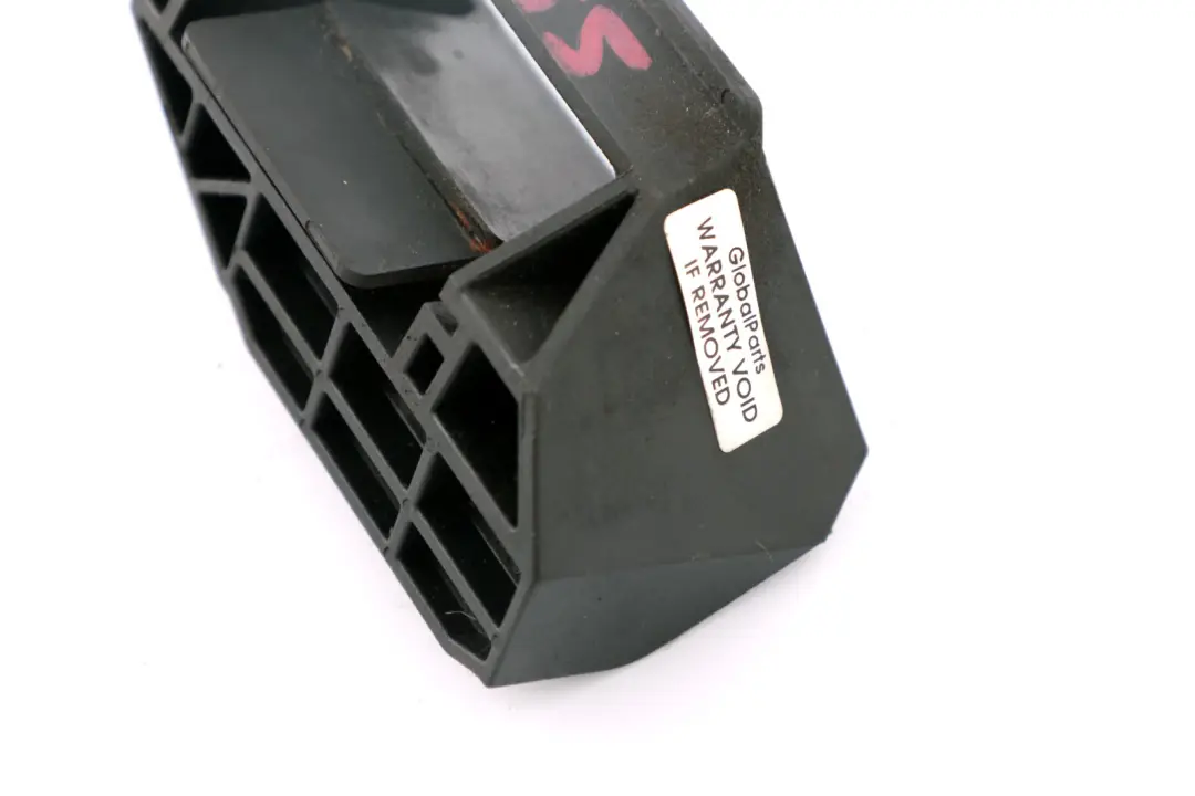 Cooler Radiator Lower Bracket Mount Holder to BMW E65 E66 E67 with Part number 7508016 BMW E65 E66 E67 Cooler Radiator Lower Bracket Mount Holder - SKU 7508016 - Part number 7508016