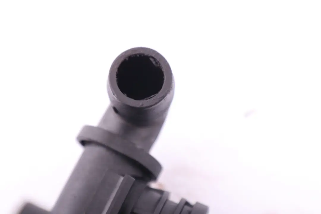 BMW X Serie E90 E90N E92 E93 Admission Essence 7560918 13717560918 - SKU 7508541 - Numéro de pièce 7508541