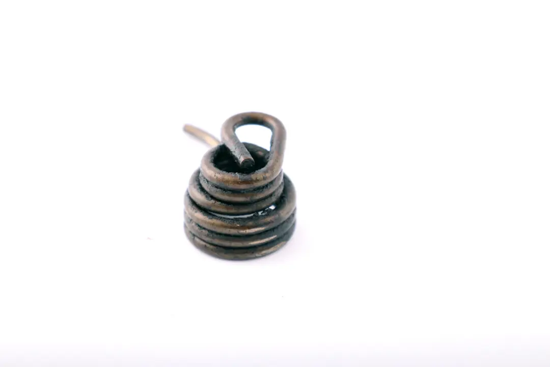BMW 7 Series E65 E66 735i 745i N62 Valve Train Retainer Spring Cyl 1-4 - SKU 7510353 - Part number 7510353