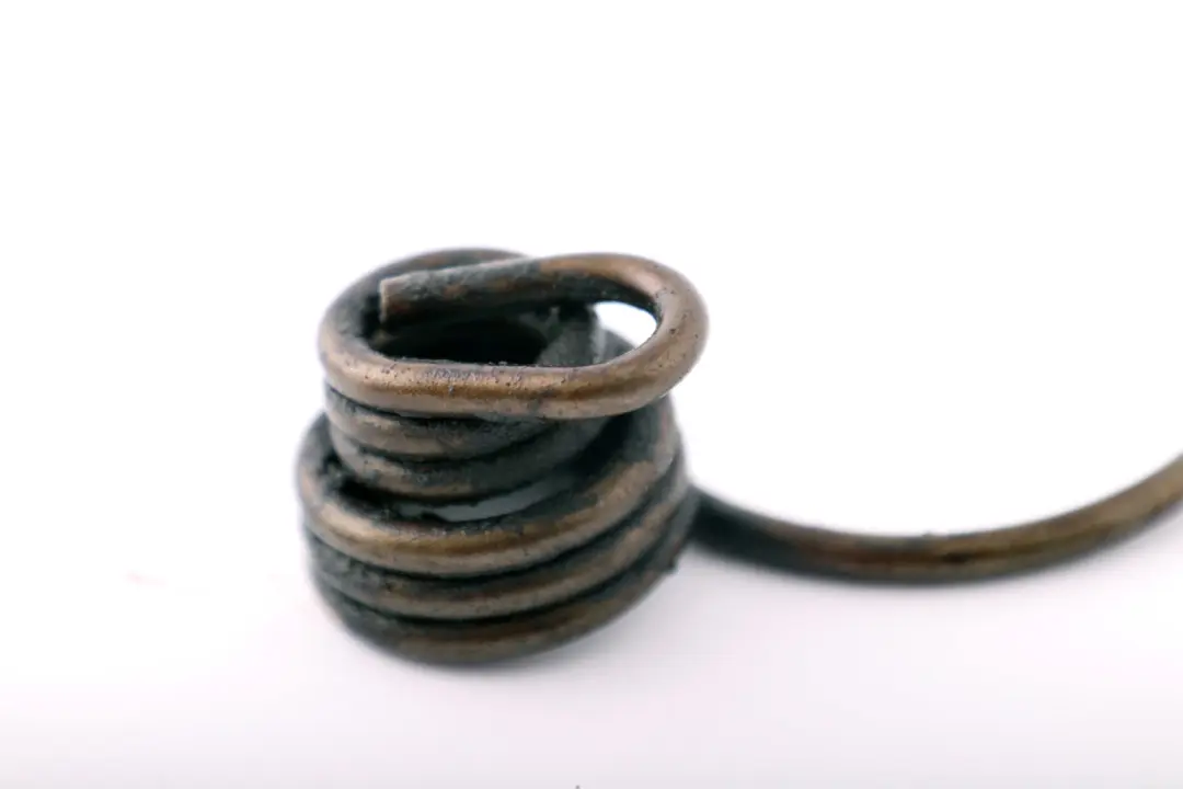 N62 Valve Train Retainer Spring Cyl 1-4 to BMW 7 Series E65 E66 735i 745i with Part number 7510353 BMW 7 Series E65 E66 735i 745i N62 Valve Train Retainer Spring Cyl 1-4 - SKU 7510353 - Part number 7510353