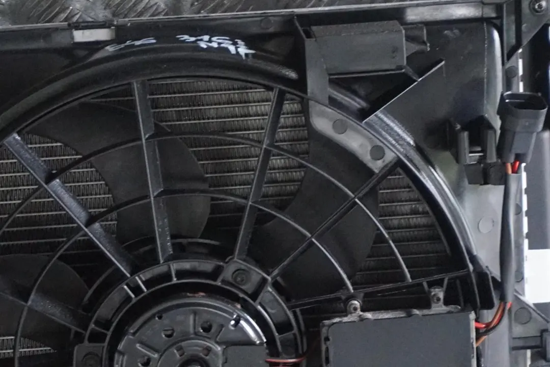 Complete Cooling Radiator Pack Fan Petrol 300W to BMW 3 Series E46 with Part number 7510617 BMW 3 Series E46 Complete Cooling Radiator Pack Fan Petrol 300W - SKU 7510617 - Part number 7510617