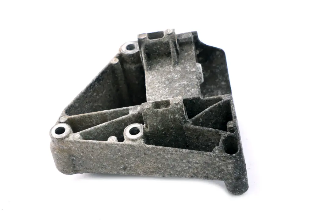 Supporto Compressore Clima per BMW E46 E60 X5 E53 X3 E83 con numero di parte 7512556 BMW E46 E60 X5 E53 X3 E83 Supporto Compressore Clima - SKU 7512556 - Numero di parte 7512556