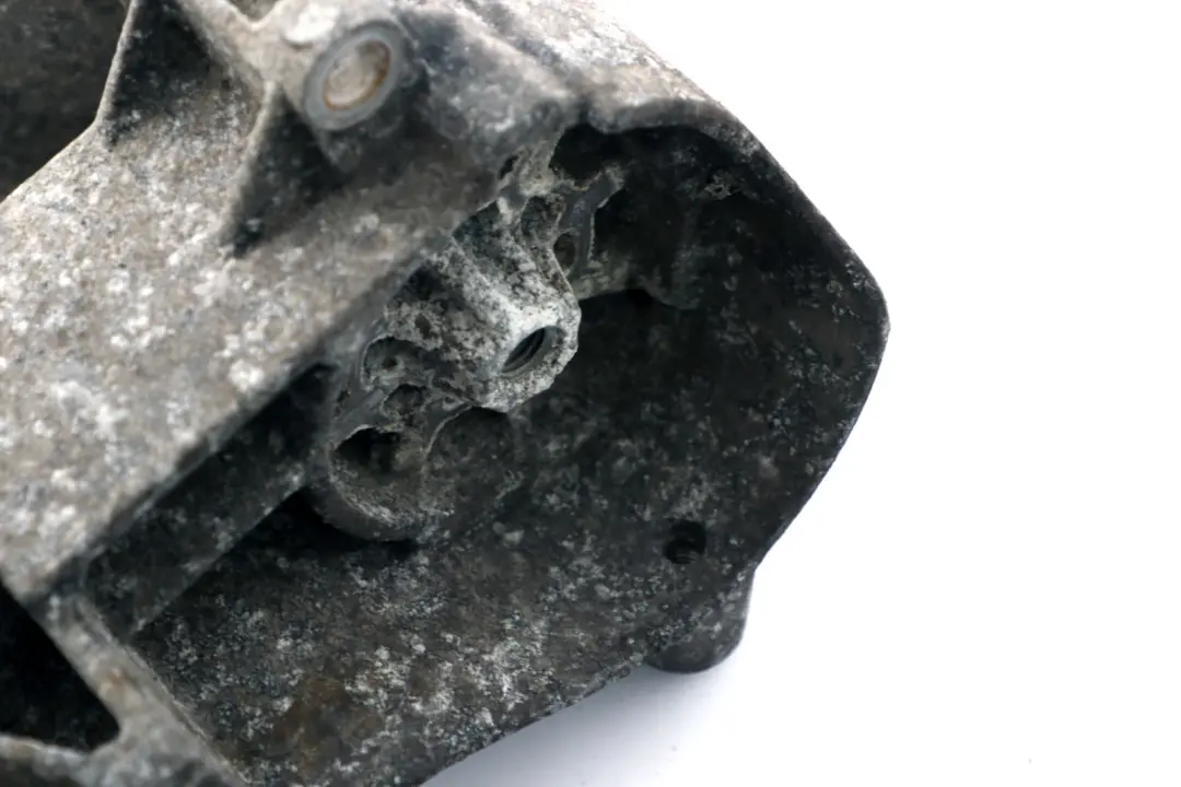 Climate Compressor Supporting Bracket to BMW E46 E60 X5 E53 X3 E83 with Part number 7512556 BMW E46 E60 X5 E53 X3 E83 Climate Compressor Supporting Bracket - SKU 7512556 - Part number 7512556