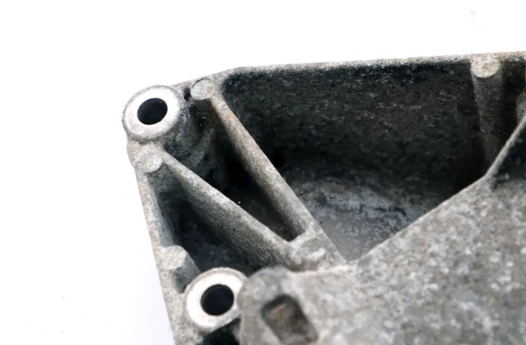 Supporto Compressore Clima per BMW E46 E60 X5 E53 X3 E83 con numero di parte 7512556 BMW E46 E60 X5 E53 X3 E83 Supporto Compressore Clima - SKU 7512556 - Numero di parte 7512556