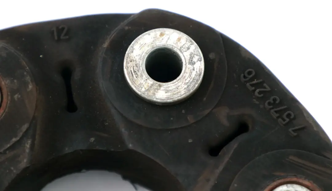 Przegub Łącznik Kołnierz Wału Guma do BMW E60 E61 E90 E91 E92 o numerze 7573276 BMW E60 E61 E90 E91 E92 Przegub Łącznik Kołnierz Wału Guma - SKU 7512619 - Numer Części 7573276