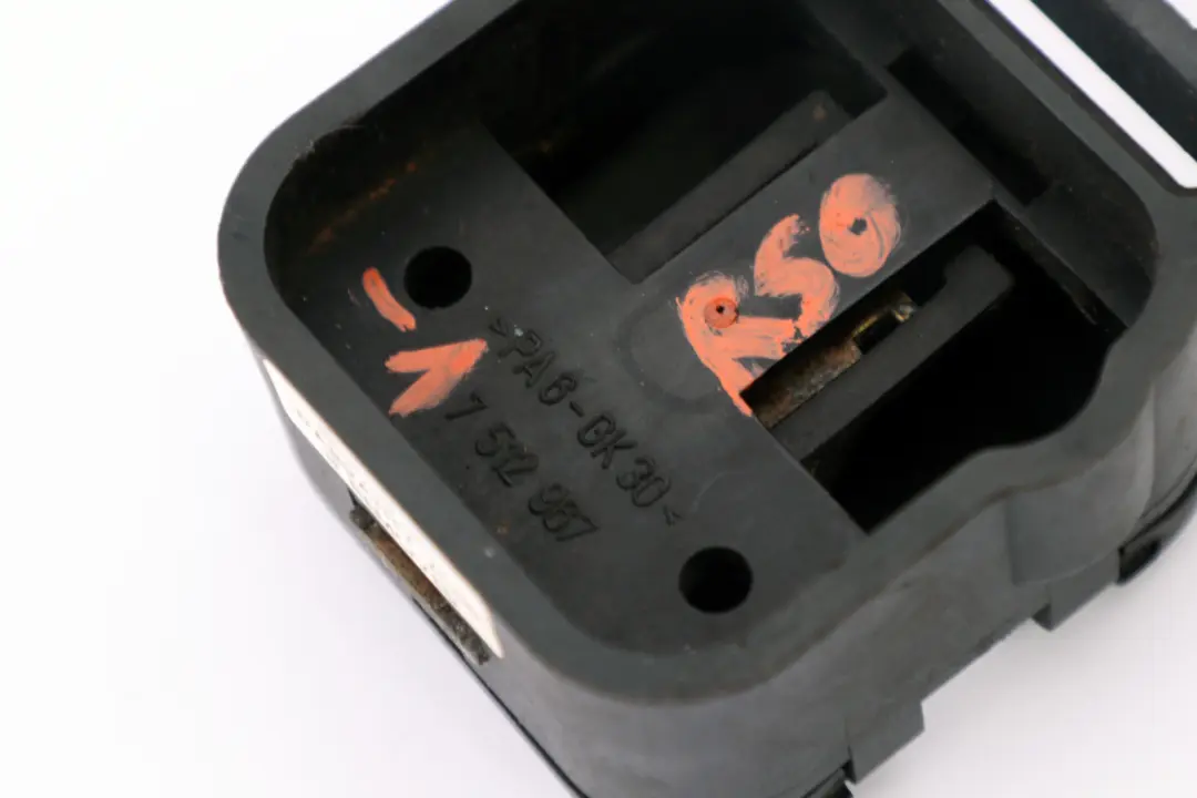 Base B Punto Terminal Compartimento Motor para Mini Cooper R50 R52 R53 con número de pieza 7512967 Mini Cooper R50 R52 R53 Base B Punto Terminal Compartimento Motor - SKU 7512967-1 - Número de pieza 7512967