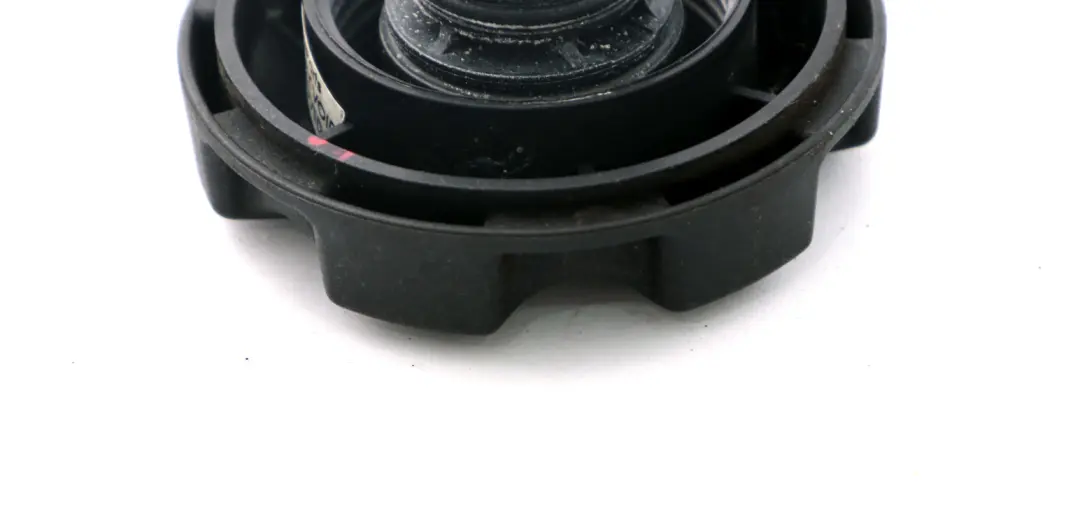 Korek Zbiorniczka Wyrównawczego do BMW E60 E63 E90 E91 F10 o numerze 7639021 BMW E60 E63 E90 E91 F10 Korek Zbiorniczka Wyrównawczego - SKU 7516004 - Numer Części 7639021