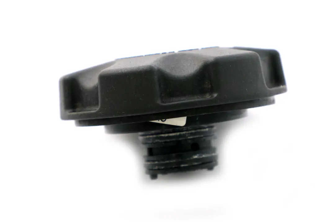 Capuchon de vis du vase d'expansion du radiateur BMW E60 E63 E90 E91 F10 - SKU 7516004 - Numéro de pièce 7639021