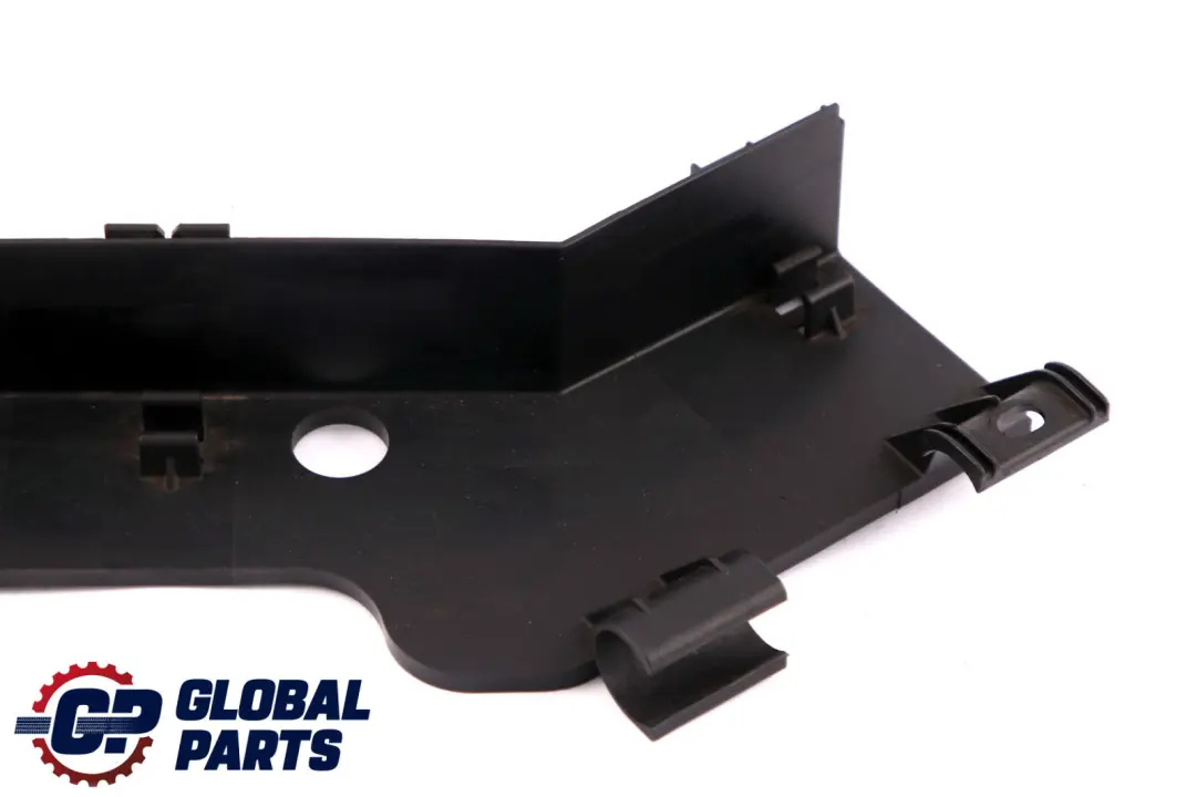 Osłona listwa plastik przewodu kabla do BMW E60 E61 o numerze 12527519151 BMW E60 E61 Osłona listwa plastik przewodu kabla - SKU 7519151 - Numer Części 12527519151