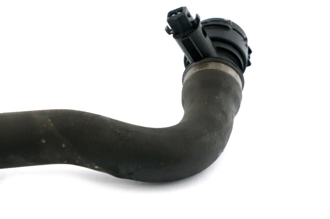 N62 Tubo Ritorno Termostato Raffreddamento ad Acqua per BMW E60 E61 E63 E64 con numero di parte 7519250 BMW E60 E61 E63 E64 N62 Tubo Ritorno Termostato Raffreddamento ad Acqua - SKU 7519250 - Numero di parte 7519250