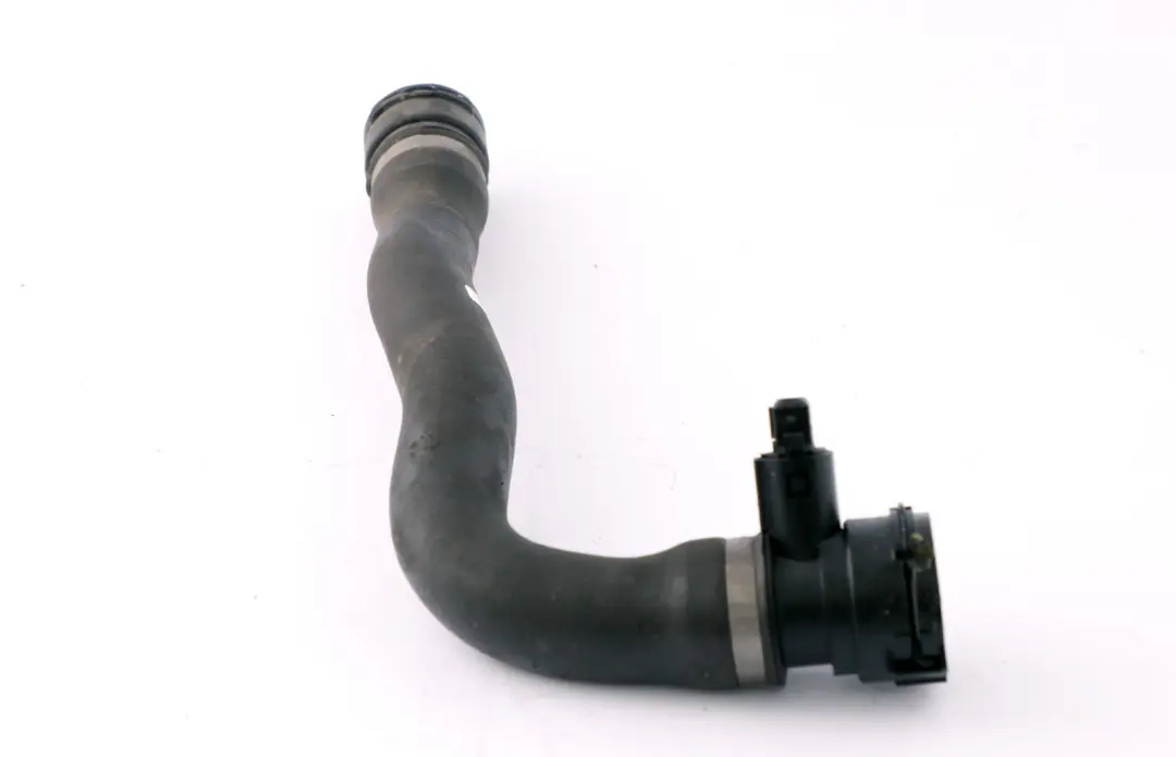 N62 Tubo Ritorno Termostato Raffreddamento ad Acqua per BMW E60 E61 E63 E64 con numero di parte 7519250 BMW E60 E61 E63 E64 N62 Tubo Ritorno Termostato Raffreddamento ad Acqua - SKU 7519250 - Numero di parte 7519250