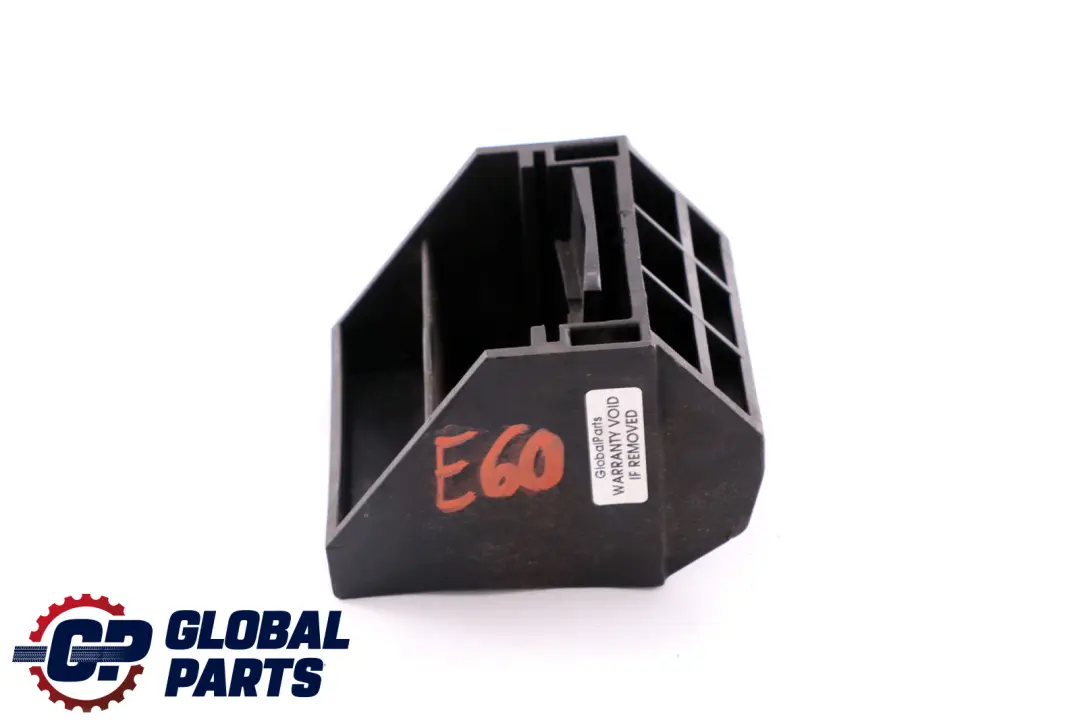 Soporte Inferior Refrigerador Radiador para BMW E60 E61 E63 E64 con número de pieza 7519271 BMW E60 E61 E63 E64 Soporte Inferior Refrigerador Radiador - SKU 7519271 - Número de pieza 7519271