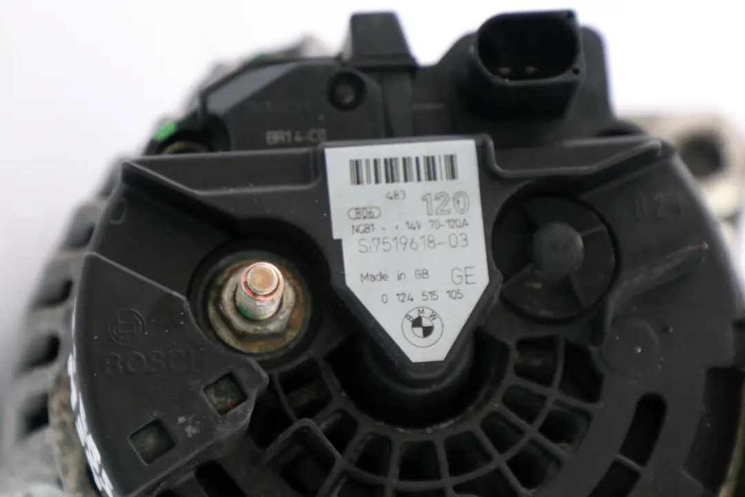 M54 Alternatore a Benzina Generatore Bosch 120A per BMW E46 E85 con numero di parte 7519618 BMW E46 E85 M54 Alternatore a Benzina Generatore Bosch 120A - SKU 7519618 - Numero di parte 7519618