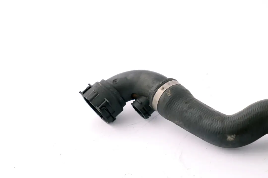 Tubo Dell'Acqua Radiatore Termostato per BMW E46 con numero di parte 7520668 BMW E46 Tubo Dell'Acqua Radiatore Termostato - SKU 7520668 - Numero di parte 7520668