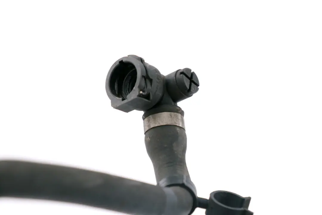 Tuyau D'Eau Vorlauf / echangeur Thermique pour BMW E46 à propos du numéro de pièce 7520668 BMW E46 Tuyau D'Eau Vorlauf / echangeur Thermique - SKU 7520668 - Numéro de pièce 7520668