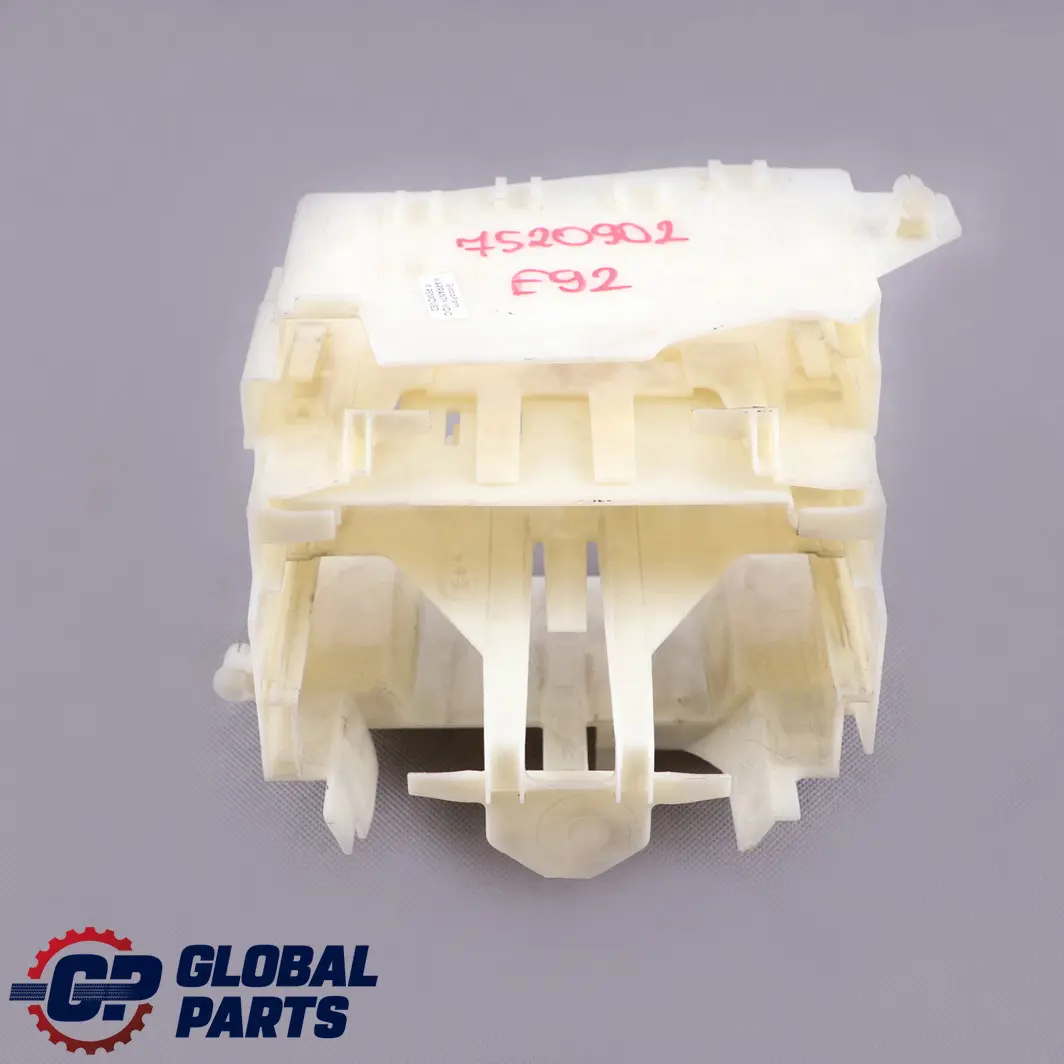 Supporto staffa portante Unità modulo controllo motore per BMW E60 E90 E92 con numero di parte 7520902 BMW E60 E90 E92 Supporto staffa portante Unità modulo controllo motore - SKU 7520902 - Numero di parte 7520902