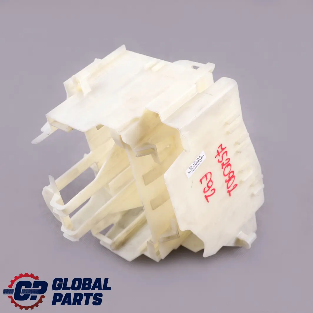 Supporto staffa portante Unità modulo controllo motore per BMW E60 E90 E92 con numero di parte 7520902 BMW E60 E90 E92 Supporto staffa portante Unità modulo controllo motore - SKU 7520902 - Numero di parte 7520902