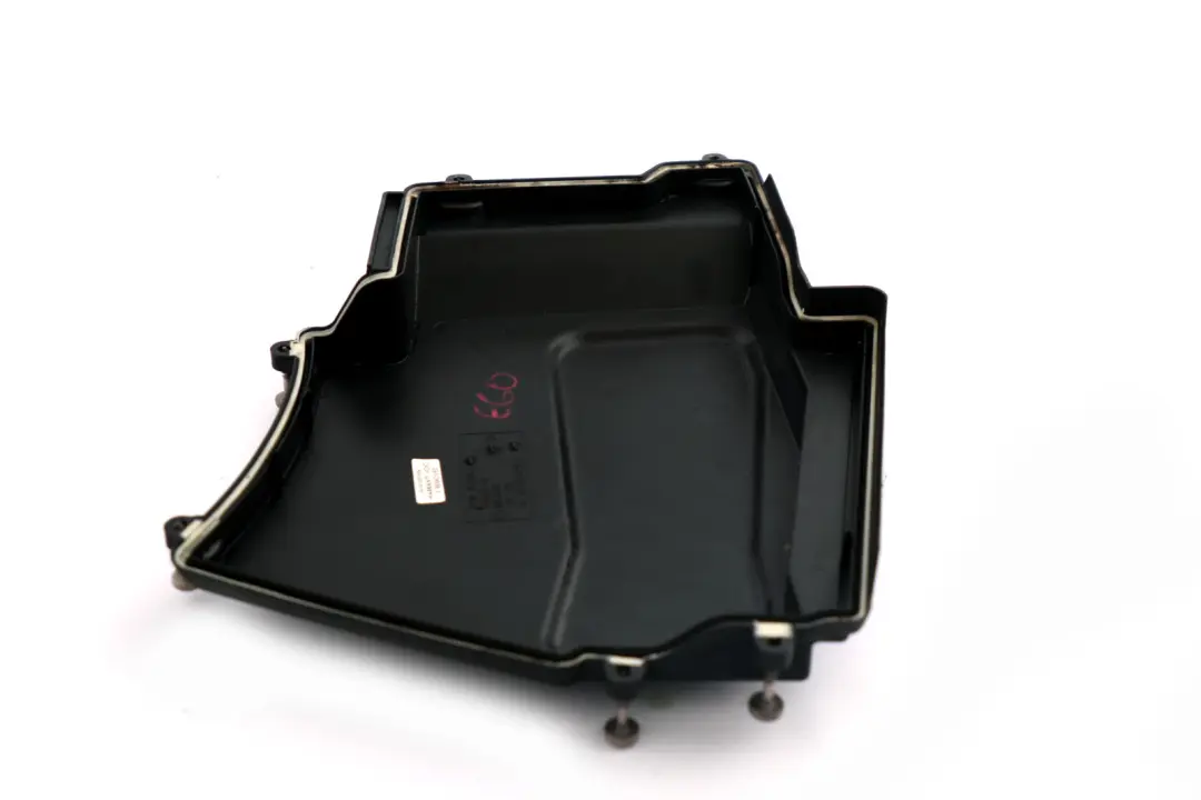 Tapa Caja Electronica para BMW E60 E61 E63 E64 LCI con número de pieza 7520912 BMW E60 E61 E63 E64 LCI Tapa Caja Electronica - SKU 7520912 - Número de pieza 7520912