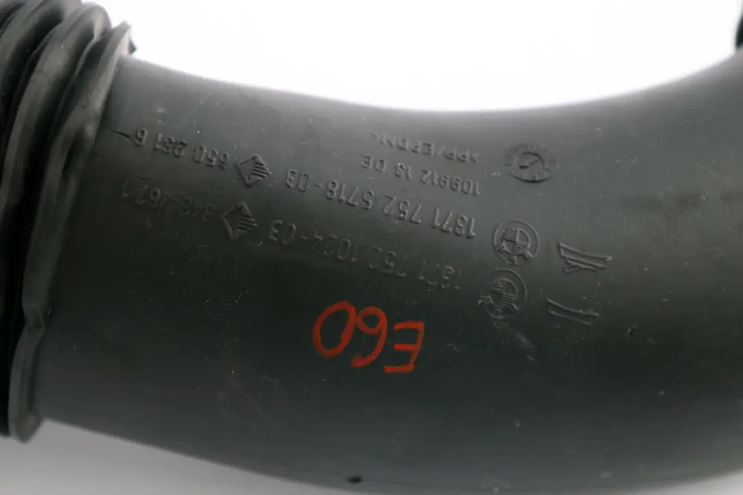 Condotto dell'aria Alloggiamento gomma Boot per BMW 5 6 E60 E61 E63 E64 con numero di parte 7521024 BMW 5 6 E60 E61 E63 E64 Condotto dell'aria Alloggiamento gomma Boot - SKU 7521024 - Numero di parte 7521024