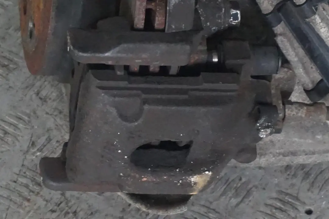 730i M54 Zawieszenie zwrotnica tył 231HP do BMW E65 o numerze 7521133 BMW E65 730i M54 Zawieszenie zwrotnica tył 231HP - SKU 7521133 - Numer Części 7521133