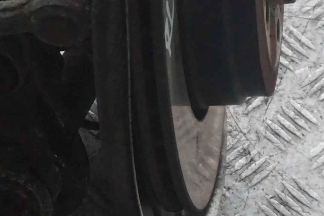 730i M54 Zawieszenie zwrotnica tył 231HP do BMW E65 o numerze 7521133 BMW E65 730i M54 Zawieszenie zwrotnica tył 231HP - SKU 7521133 - Numer Części 7521133