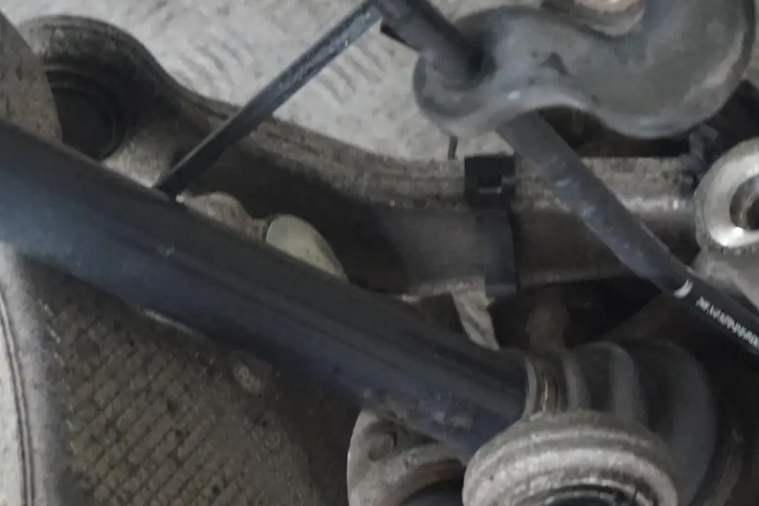 730i M54 Zawieszenie zwrotnica tył 231HP do BMW E65 o numerze 7521133 BMW E65 730i M54 Zawieszenie zwrotnica tył 231HP - SKU 7521133 - Numer Części 7521133