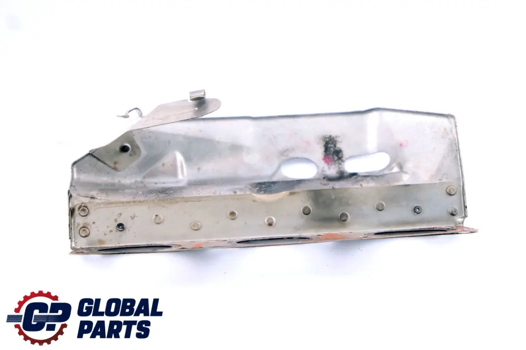 Osłona termiczna kolektora benzyna do BMW E46 E53 E60 o numerze 7522585 BMW E46 E53 E60 Osłona termiczna kolektora benzyna - SKU 7522585 - Numer Części 7522585