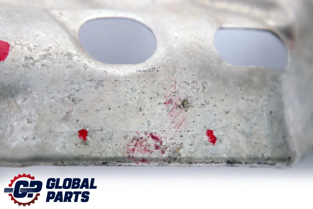 Osłona termiczna kolektora benzyna do BMW E46 E53 E60 o numerze 7522585 BMW E46 E53 E60 Osłona termiczna kolektora benzyna - SKU 7522585 - Numer Części 7522585