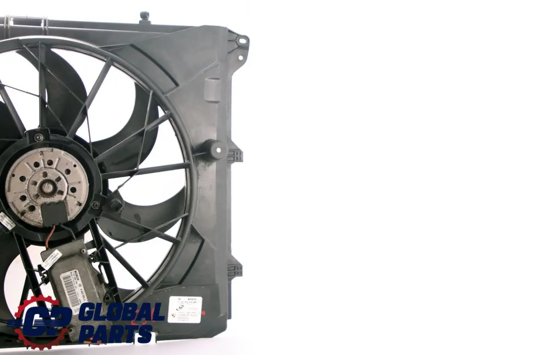 Essence N45 N46 N43 Linceul Avec Ventilateur pour BMW E81 E87 E90 E91 E92 à propos du numéro de pièce 7523258 BMW E81 E87 E90 E91 E92 Essence N45 N46 N43 Linceul Avec Ventilateur - SKU 7523258-1 - Numéro de pièce 7523258