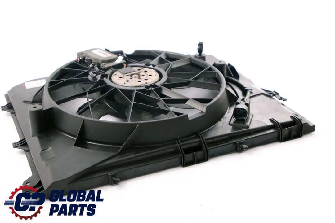 Essence N45 N46 N43 Linceul Avec Ventilateur pour BMW E81 E87 E90 E91 E92 à propos du numéro de pièce 7523258 BMW E81 E87 E90 E91 E92 Essence N45 N46 N43 Linceul Avec Ventilateur - SKU 7523258-1 - Numéro de pièce 7523258