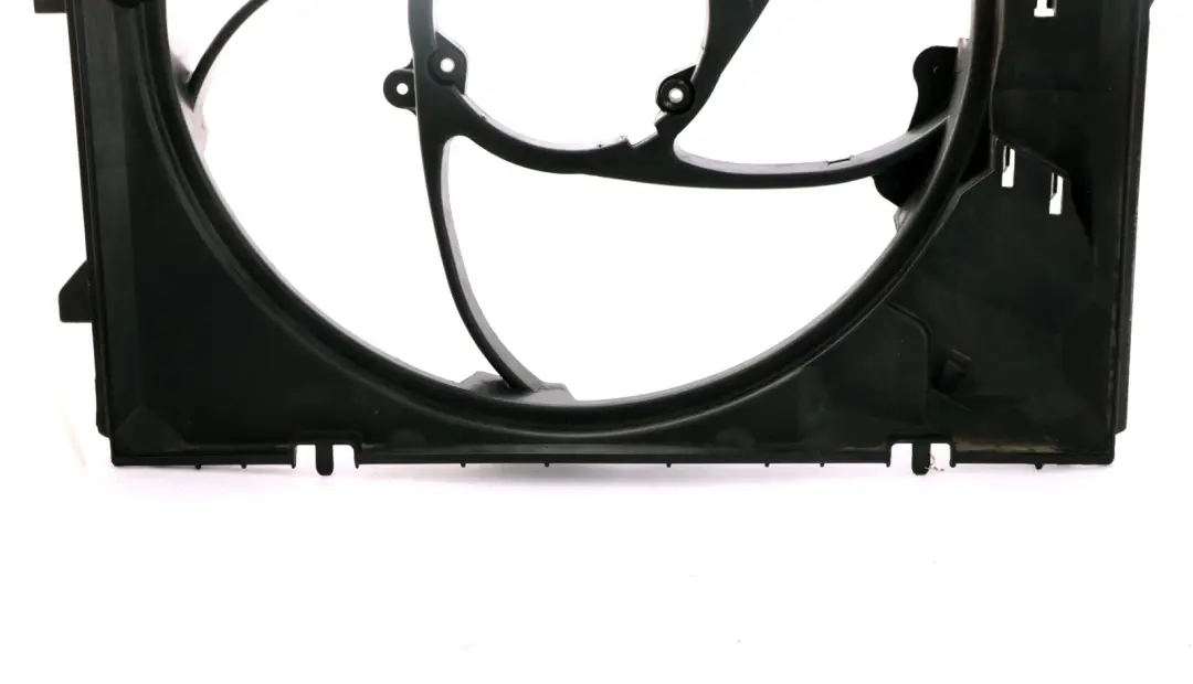 Copertura Ventola Raffreddamento per BMW E81 E87 E90 E91 E92 E93 con numero di parte 7523259 BMW E81 E87 E90 E91 E92 E93 Copertura Ventola Raffreddamento - SKU 7523259-2 - Numero di parte 7523259
