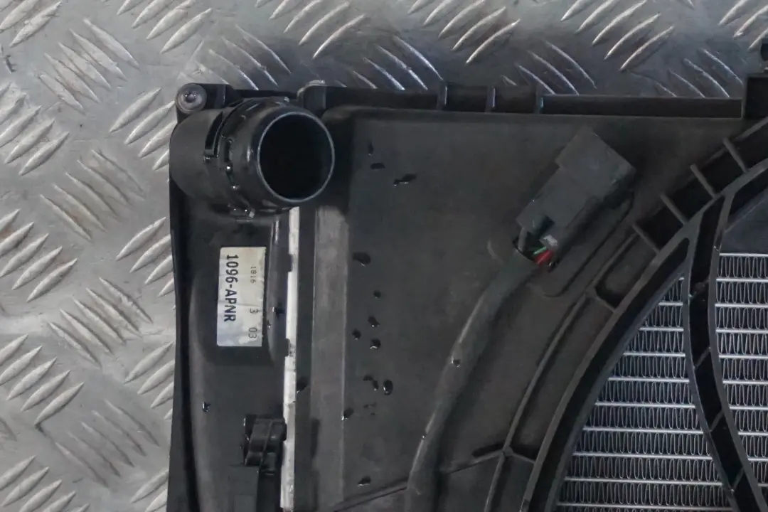 Lüfterzarge Mit Lüfter Benzin 400W Automatik für BMW E81 E87 E90 E91 mit Teilenummer 7523259 BMW E81 E87 E90 E91 Lüfterzarge Mit Lüfter Benzin 400W Automatik - SKU 7523259-3 - Teilenummer 7523259