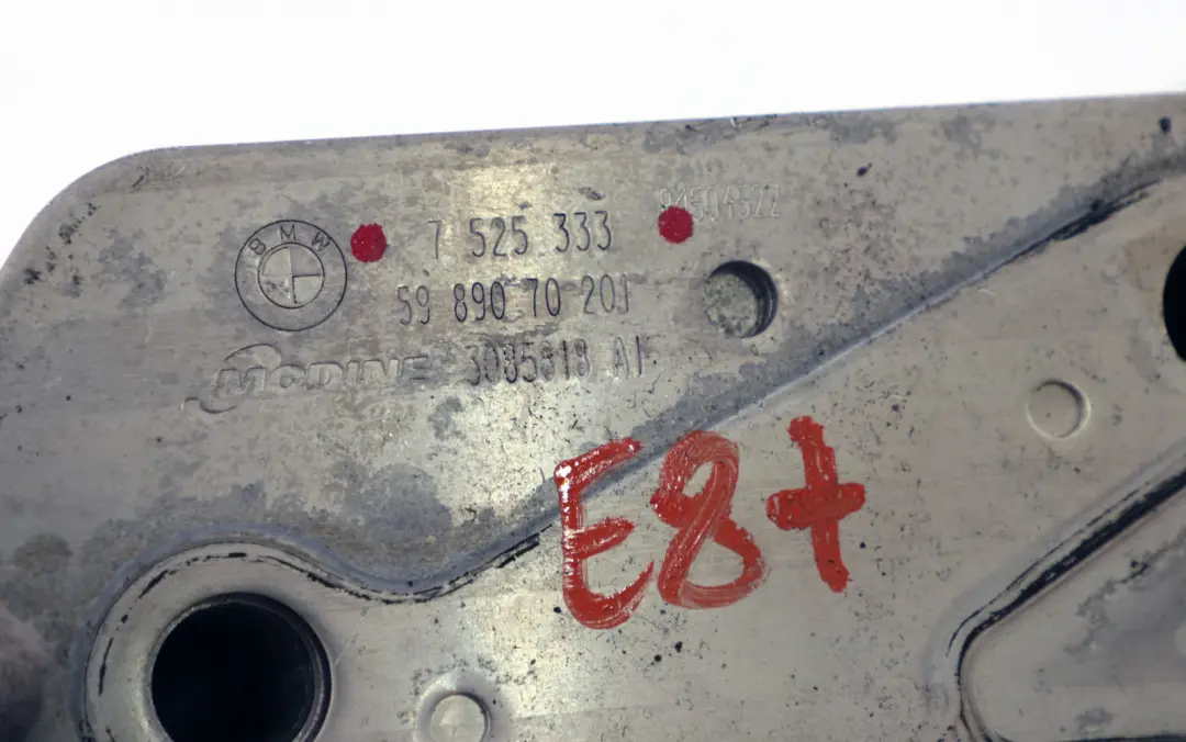 F21F30 F31 Ölkühler Motorölkühler Motor für BMW E87 E90 E91 E60 F01 F10 F11 F20 mit Teilenummer 7525333 BMW E87 E90 E91 E60 F01 F10 F11 F20 F21F30 F31 Ölkühler Motorölkühler Motor - SKU 7525333 - Teilenummer 7525333