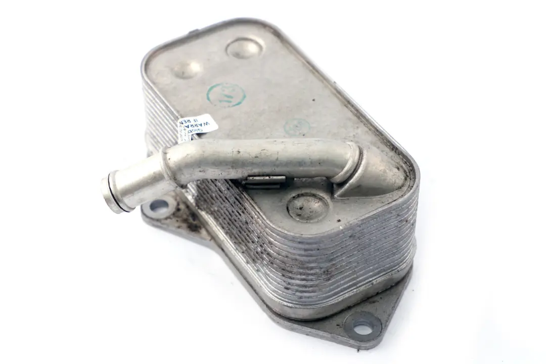 Refroidisseur d'huile moteur essence échangeu pour BMW E87 E90 E60 F01 F10 F20 F30 à propos du numéro de pièce 7525333 BMW E87 E90 E60 F01 F10 F20 F30 Refroidisseur d'huile moteur essence échangeu - SKU 7525333 - Numéro de pièce 7525333