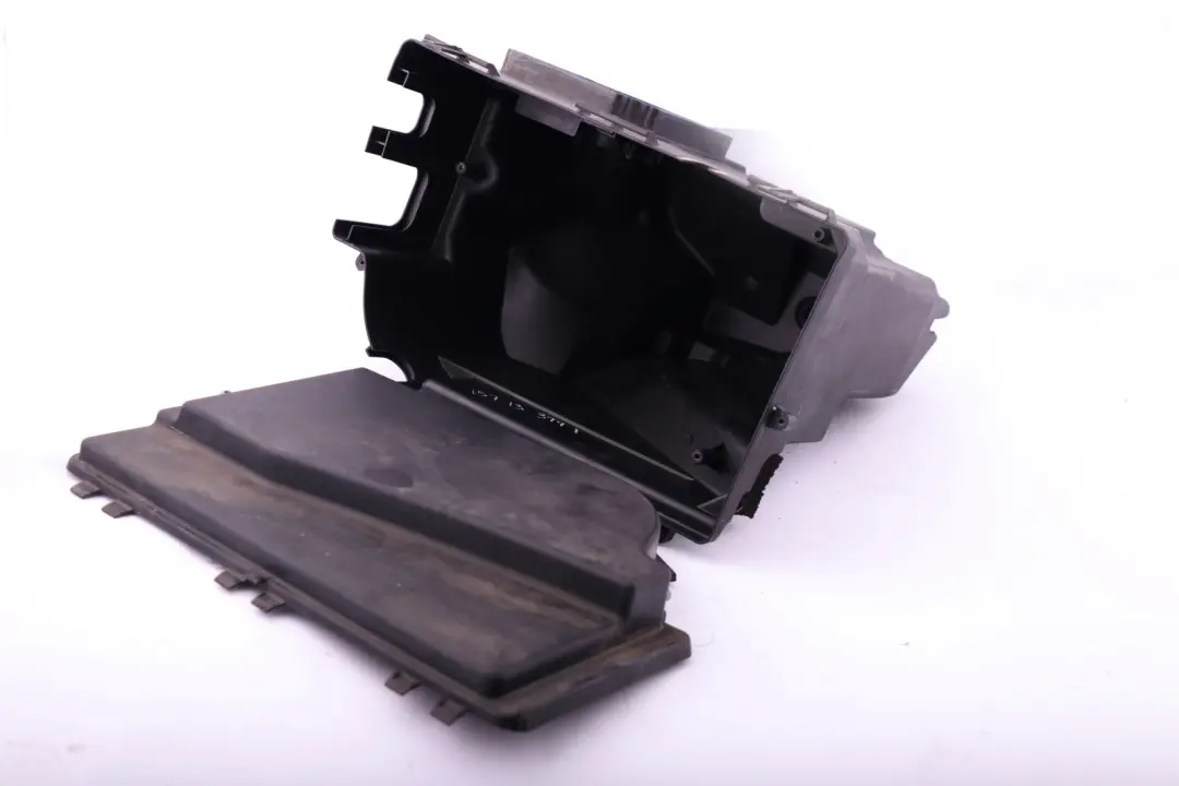 Carrier Control Unit E-Box to BMW X5 Series E53 Cover with Part number 7525671 BMW X5 Series E53 Cover Carrier Control Unit E-Box - SKU 7525671-1 - Part number 7525671