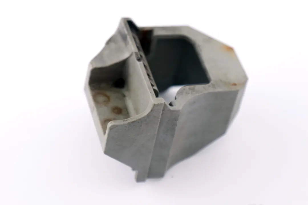 BMW E81 E82 E87 E92 E93 Soporte Inferior Enfriador Radiador Derecho - SKU 7526444 - Número de pieza 7526444
