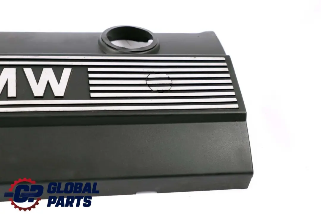 Cache moteur essence pour BMW 3 5 X3 X5 Serie E38 E39 E46 E53 E60 E61 E66 E83 E85 à propos du numéro de pièce 7526445 BMW 3 5 X3 X5 Serie E38 E39 E46 E53 E60 E61 E66 E83 E85 Cache moteur essence - SKU 7526445 - Numéro de pièce 7526445