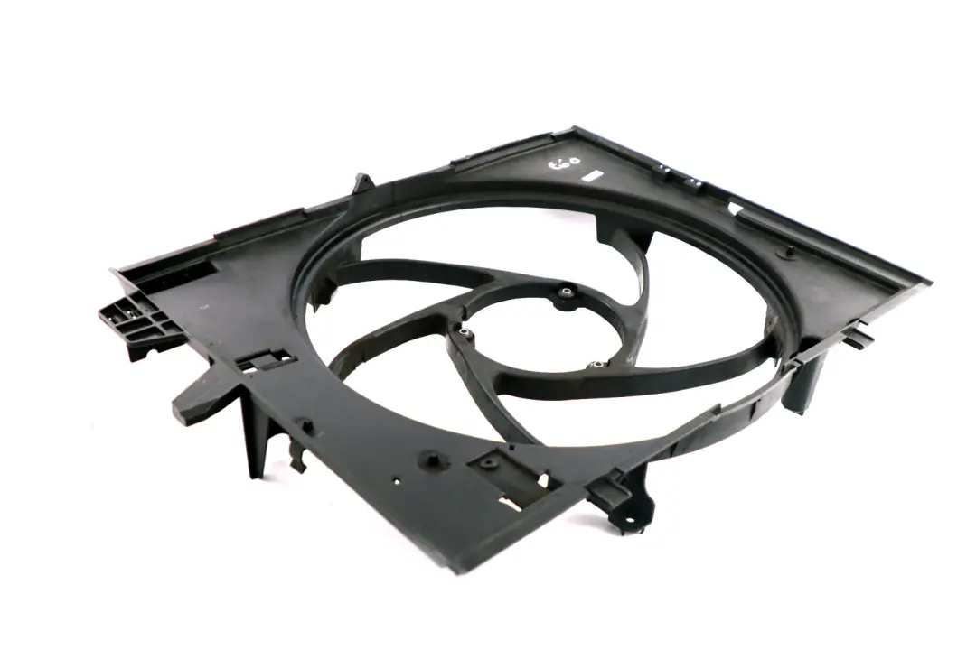 M54 Osłona Mocowanie Wiatraka do BMW E60 520i 525i 530i o numerze 7526824 BMW E60 520i 525i 530i M54 Osłona Mocowanie Wiatraka - SKU 7526824 - Numer Części 7526824