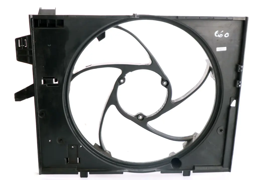 BMW E60 E61 520i 525i 530i M54 Carcasa Ventilador Radiador - SKU 7526824 - Número de pieza 7526824