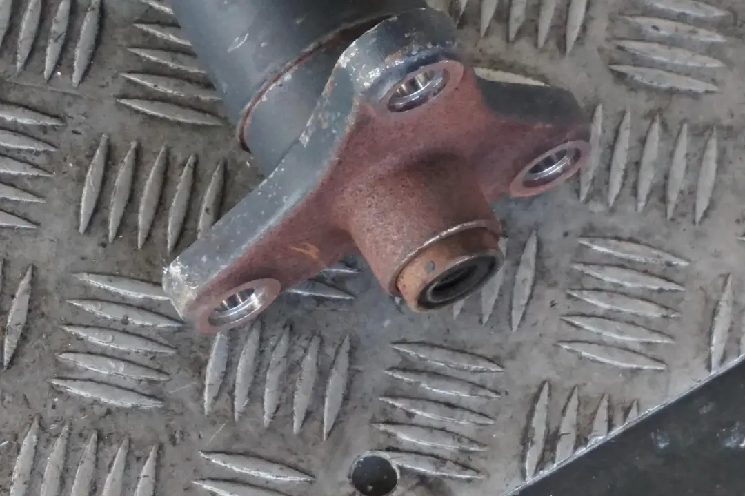 730i Albero Cardanico Cambio Automatico per BMW E65 E66 con numero di parte 7530432 BMW E65 E66 730i Albero Cardanico Cambio Automatico - SKU 7530432 - Numero di parte 7530432