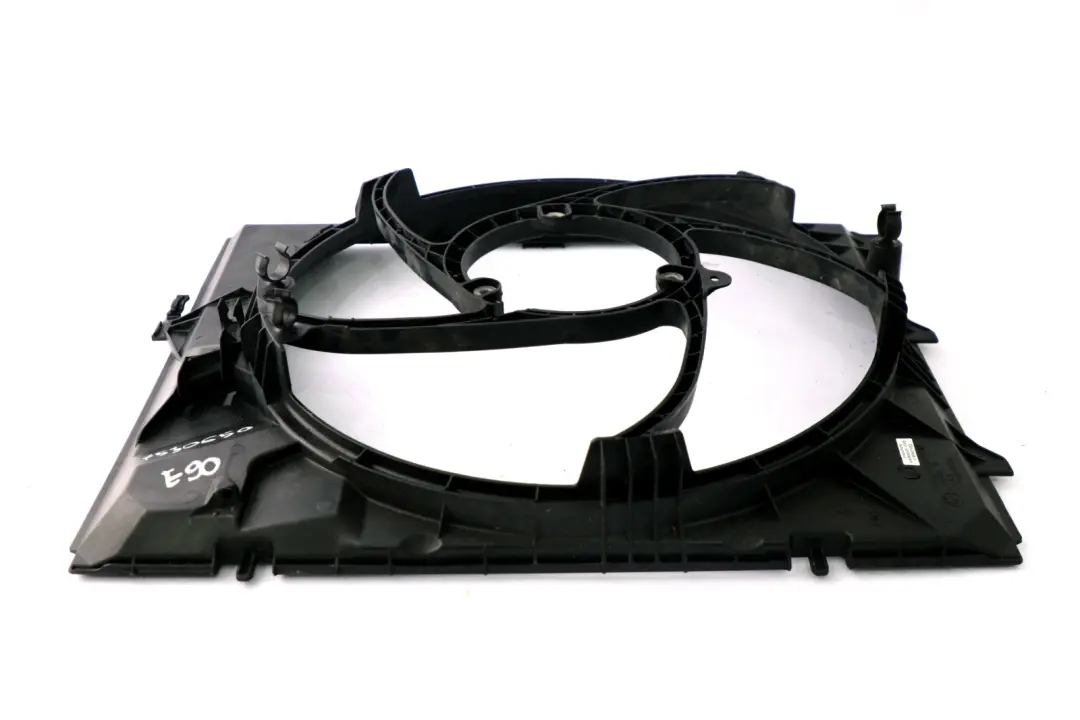 Carénage De Ventilateur BMW E87 LCI E90 Couvercle De Radiateur Essence pour à propos du numéro de pièce 7530650 Carénage De Ventilateur BMW E87 LCI E90 Couvercle De Radiateur Essence - SKU 7530650 - Numéro de pièce 7530650