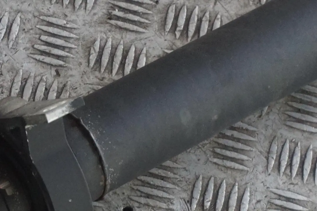 M57N Antriebs Welle Kardanwelle Automatik für BMW E60 E61 525d 530d mit Teilenummer 7531776 BMW E60 E61 525d 530d M57N Antriebs Welle Kardanwelle Automatik - SKU 7531776 - Teilenummer 7531776