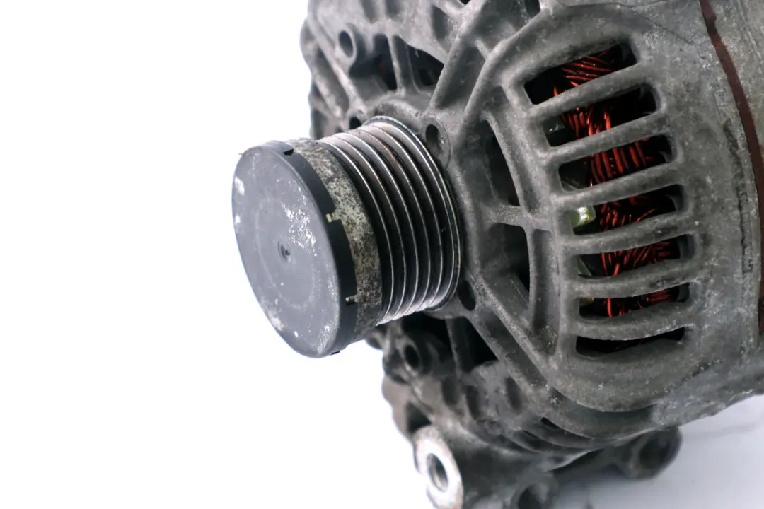 Alternator Generator BOSCH 150A to BMW E81 E87 E90 E91 LCI with Part number 7532966 BMW E81 E87 E90 E91 LCI Alternator Generator BOSCH 150A - SKU 7532966 - Part number 7532966