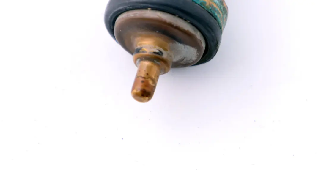 Sensor de temperatura y presión para Mini Cooper R55 R56 R57 con número de pieza 7535068 Mini Cooper R55 R56 R57 Sensor de temperatura y presión - SKU 7535068 - Número de pieza 7535068