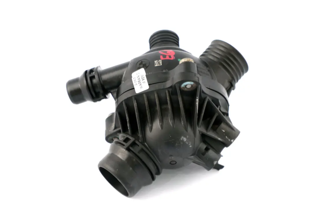 Boîtier Thermostat Essence BMW E60 E61 E63 E81 E87 E90 E91 E93 - SKU 7536655 - Numéro de pièce 7536655