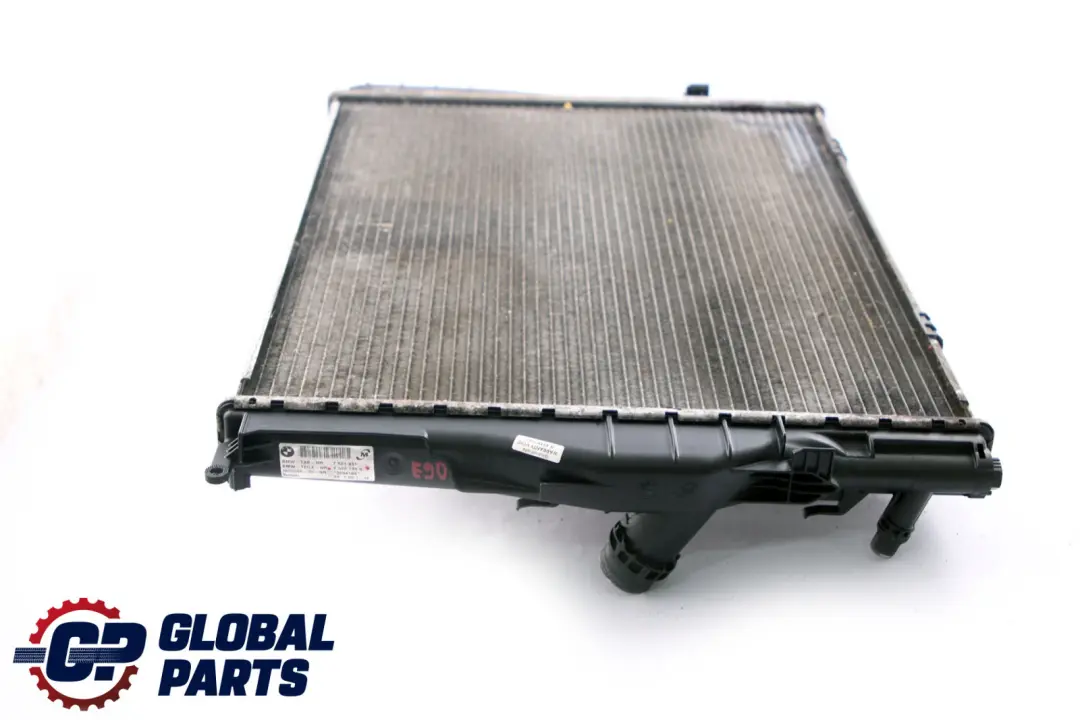 Radiateur de refroidissement du moteur pour BMW E81 E87 E90 E91 à propos du numéro de pièce 7542199 BMW E81 E87 E90 E91 Radiateur de refroidissement du moteur - SKU 7542199 - Numéro de pièce 7542199