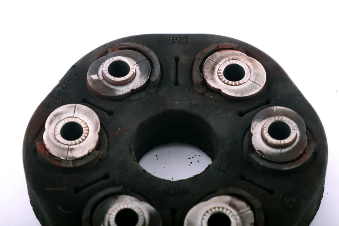 Giunto Universale Cardanico per BMW E60 E61 E81 E87 E90 E65 E83 con numero di parte 7542238 BMW E60 E61 E81 E87 E90 E65 E83 Giunto Universale Cardanico - SKU 7542238 - Numero di parte 7542238